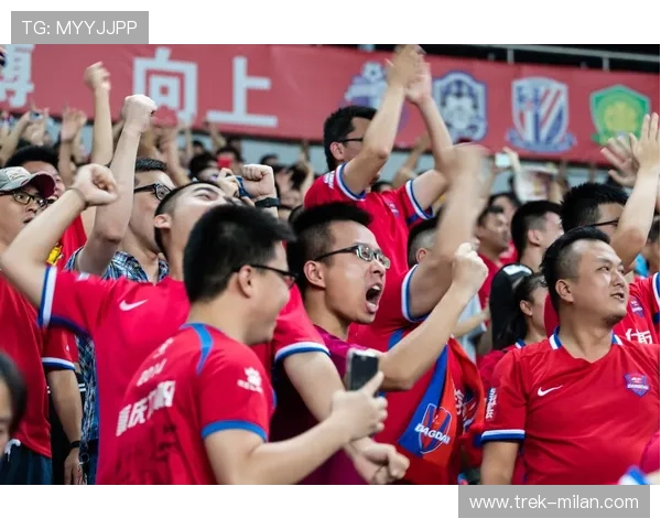 足球球星呐喊背后的力量与激情:激励自我与团队的心声解析 足球球星呐喊背后的力量与激情:激励自我与团队的心声解析