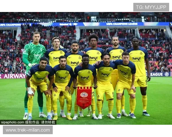 足球首秀闪耀全场年轻球星崭露锋芒为球队带来历史性胜利